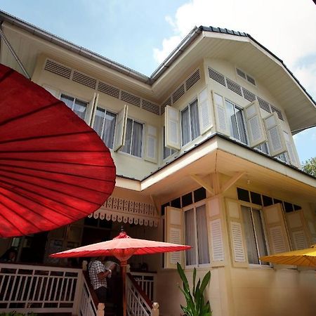 Baan Dinso Vandrarhem Bangkok Exteriör bild