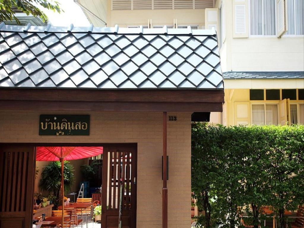 Baan Dinso Vandrarhem Bangkok Exteriör bild