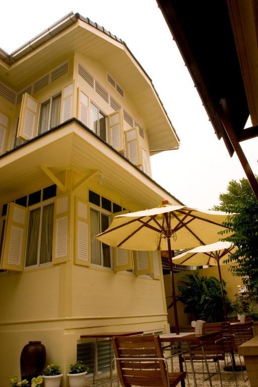 Baan Dinso Vandrarhem Bangkok Exteriör bild