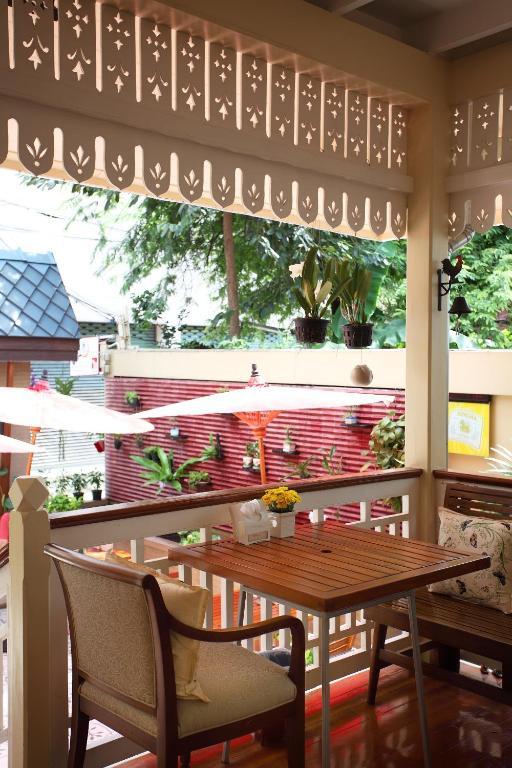 Baan Dinso Vandrarhem Bangkok Exteriör bild